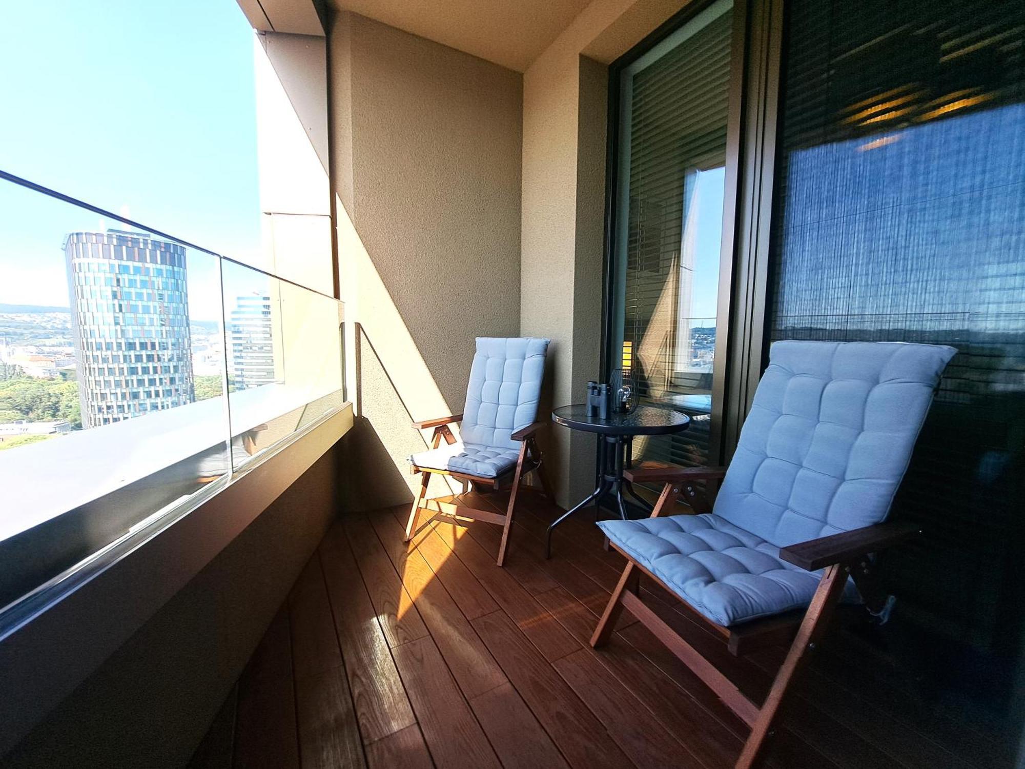 Apartment Prestigious Sky Park - View - Traveller Awards 2024 Bratislava